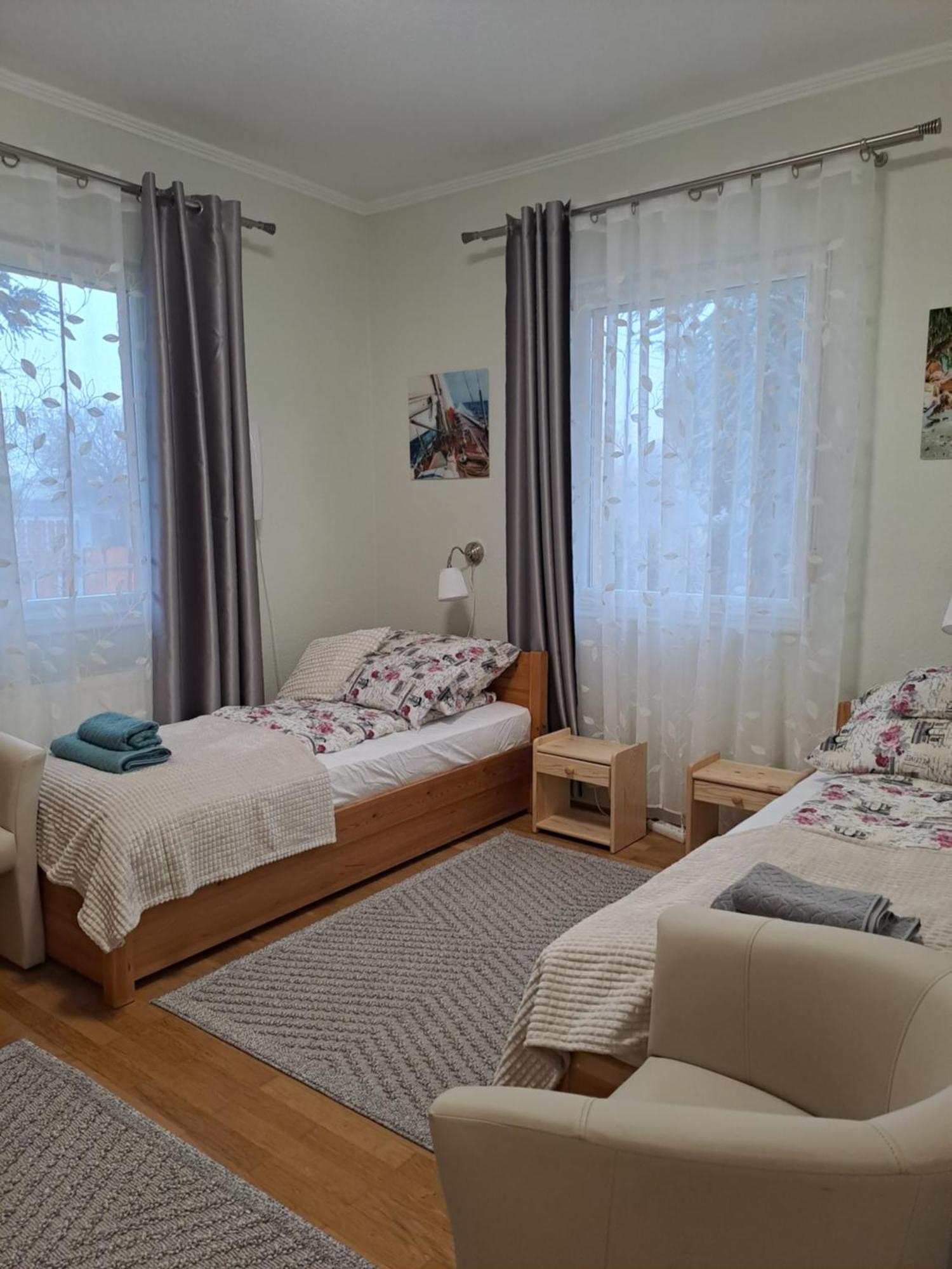 Lena Apartment - Lena Two Bedroom Apartment Vecses Ngoại thất bức ảnh