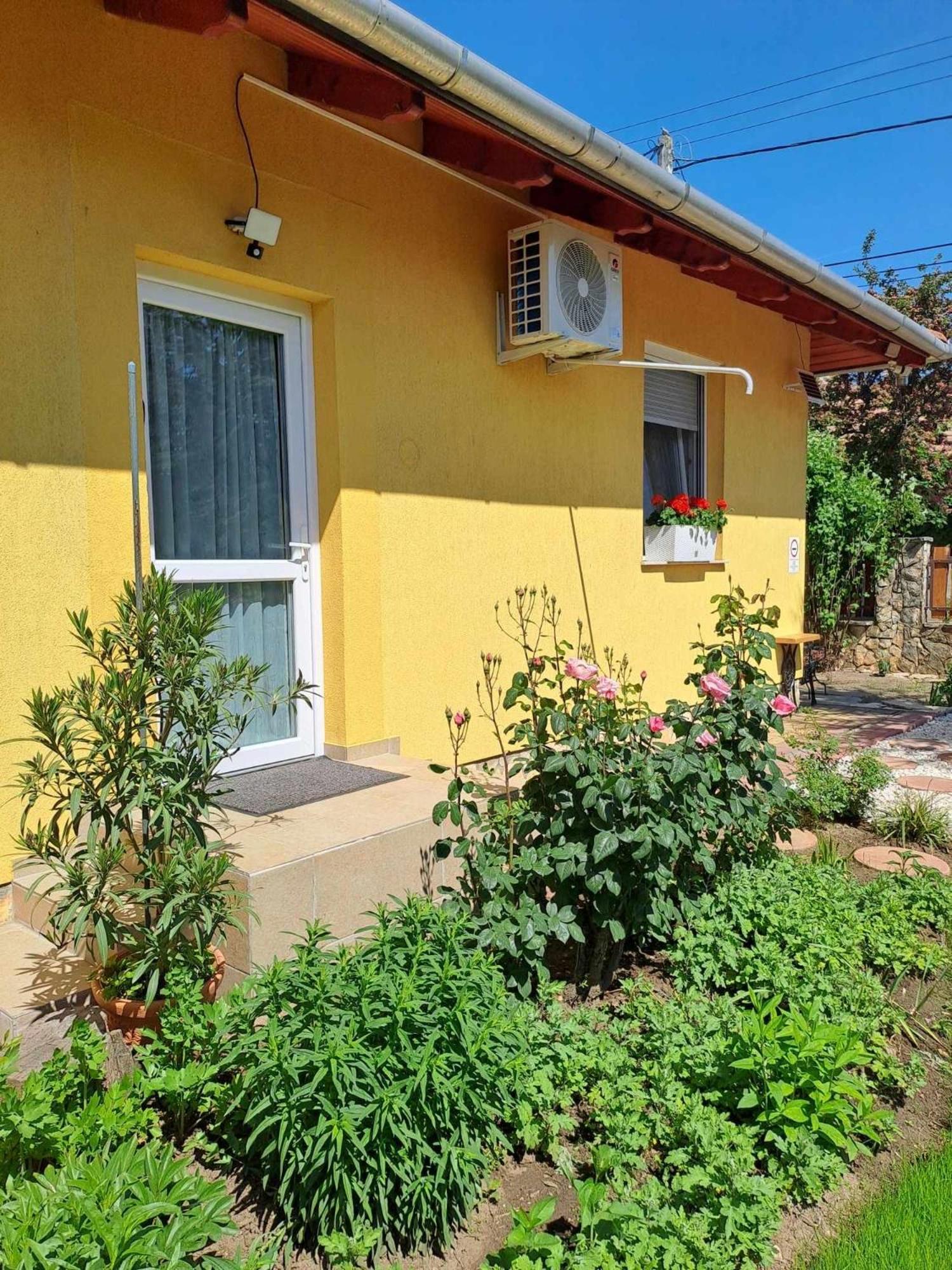 Lena Apartment - Lena Two Bedroom Apartment Vecses Ngoại thất bức ảnh